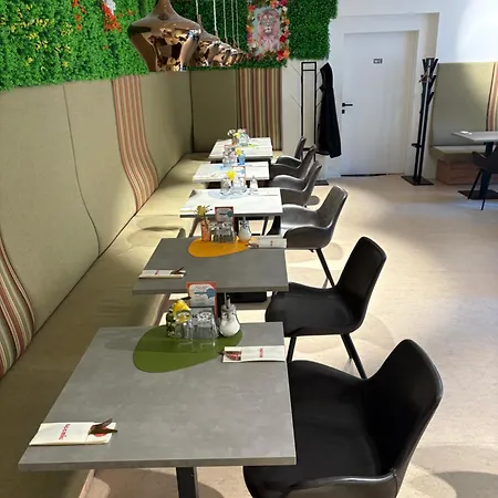 Beenie 1 فندق مبيت وإفطار